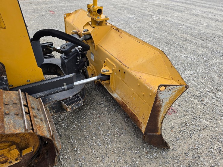 2016-deere-550k-xlt-image-29