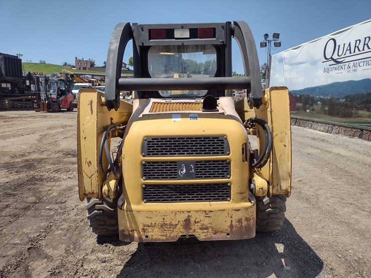john-deere-240-image-4