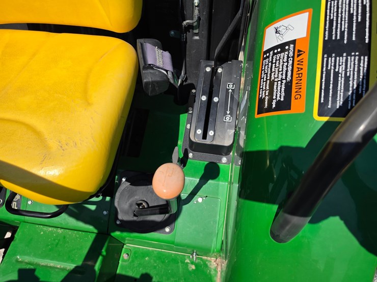 2022-john-deere-5045e-image-18