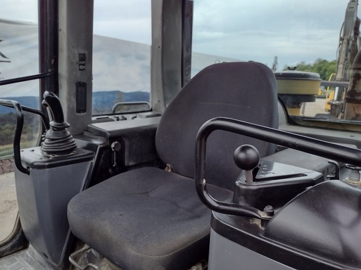 caterpillar-963c-image-12