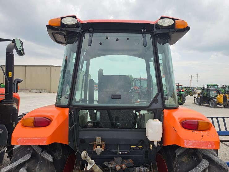 2015-kubota-m7060-image-26