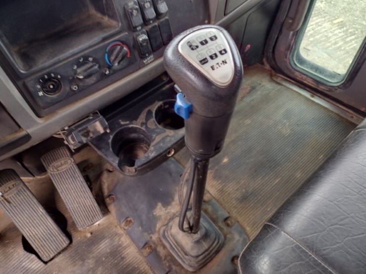 peterbilt-337-image-12