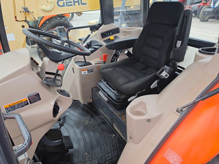 2015-kubota-m7060-image-12
