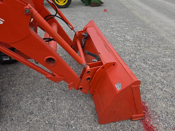 2021-kubota-l4701-image-22