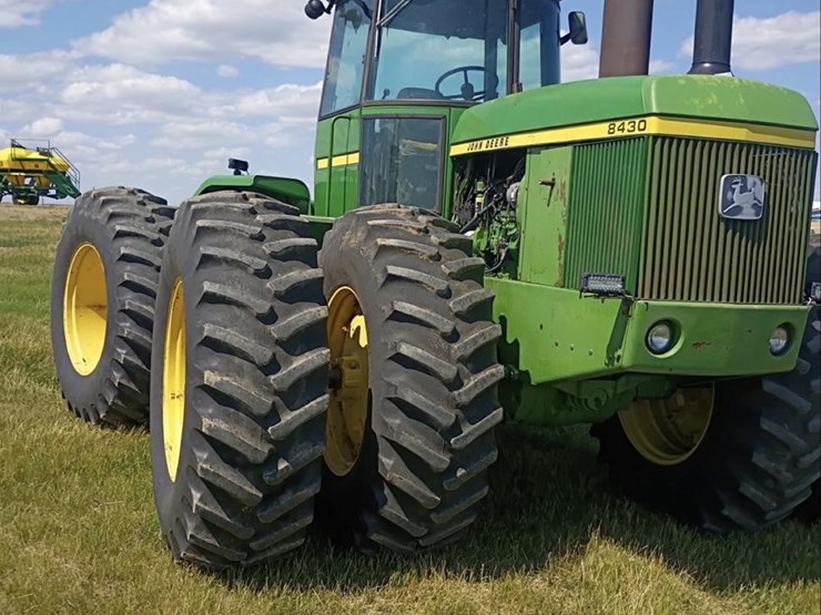 john-deere-8430-image-2