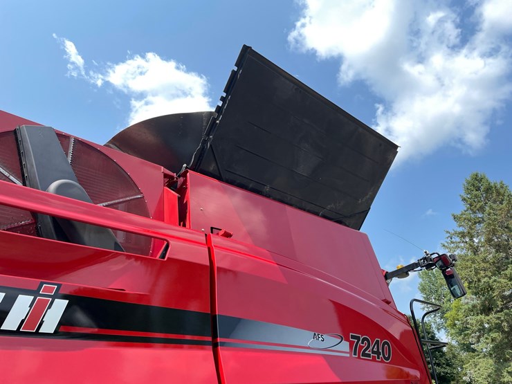 2018-case-ih-7240-image-113