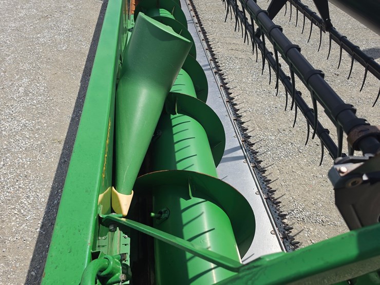 2011-john-deere-630f-image-10