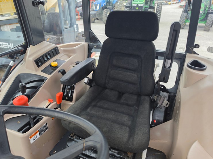 2015-kubota-m7060-image-14