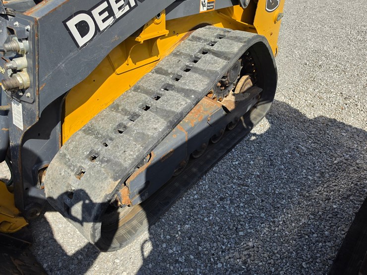 2023-deere-317g-image-14