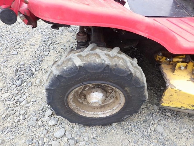 canycom-cmx2402-ride-on-mower-image-10