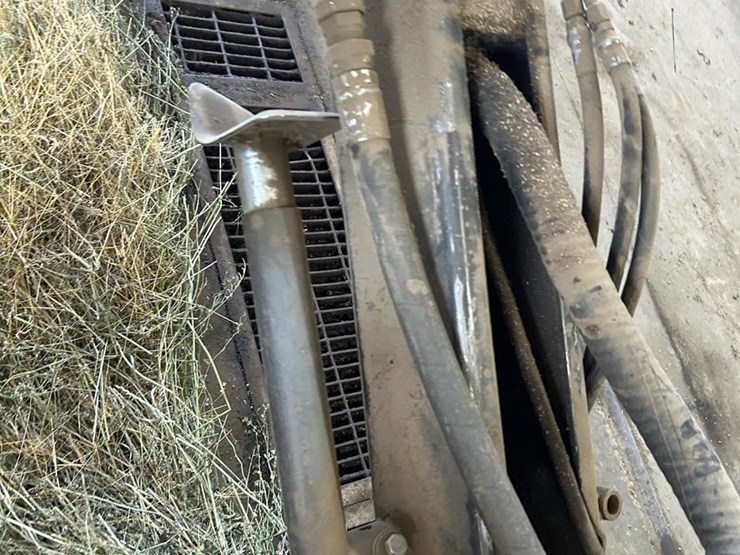 hesston-1170-image-2