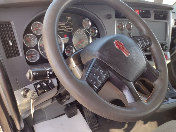 kenworth-t880-image-11