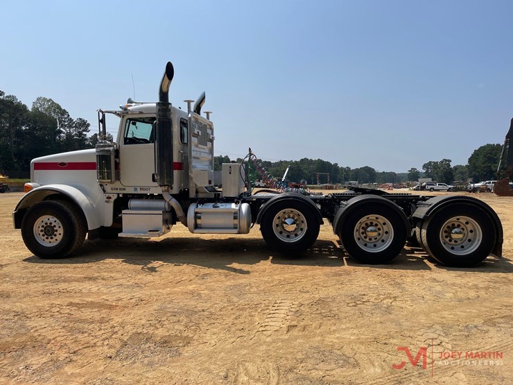 2008-peterbilt-367-image-6