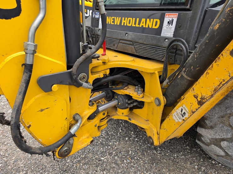 2022-new-holland-b95c-image-10