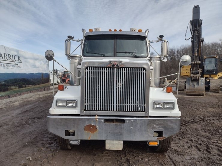 2005-western-star-4900fa-image-2