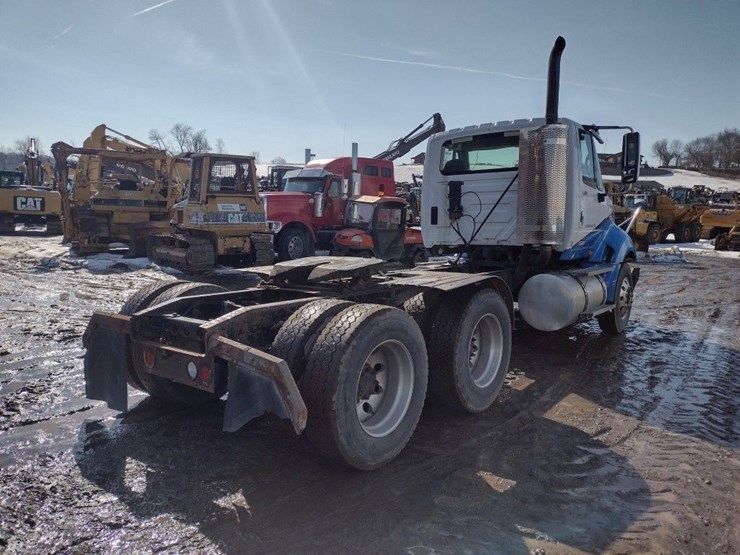 international-prostar-image-39