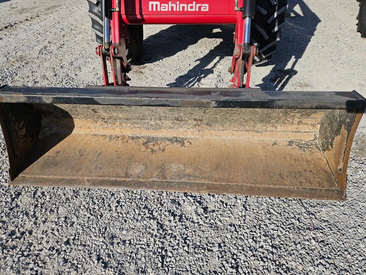 2014-mahindra-mforce-100s-image-3