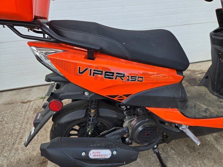 #8512-•-viper-150-moped-image-2