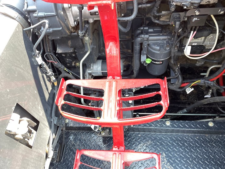 2018-case-ih-7240-image-95