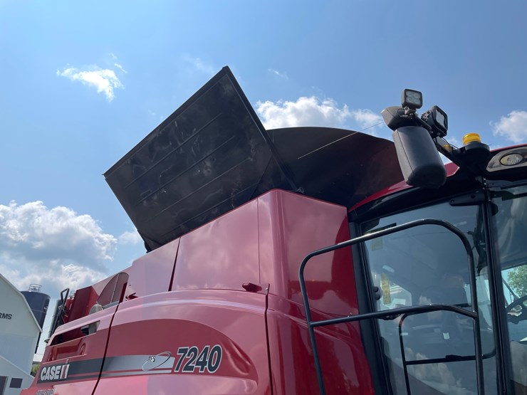2018-case-ih-7240-image-111