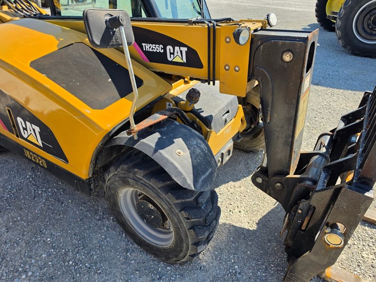2016-caterpillar-th255c-image-18