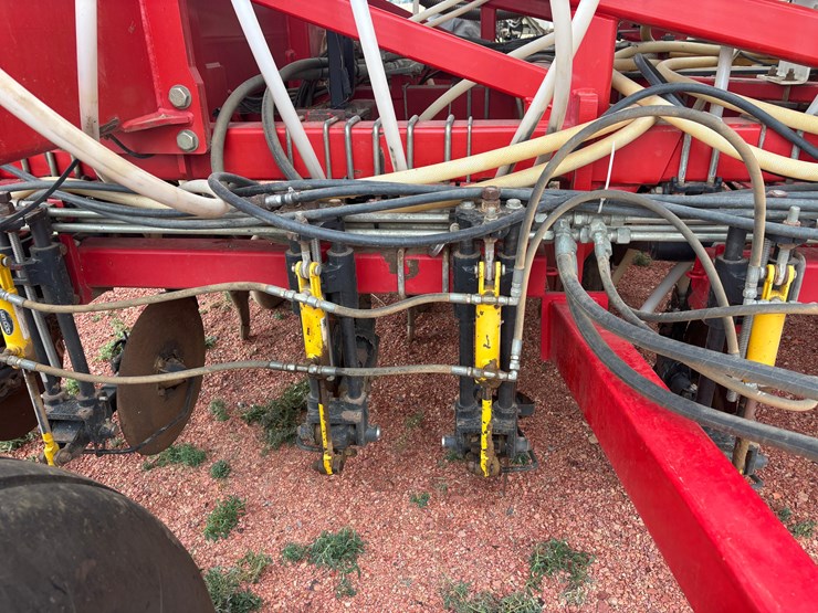 2011-bourgault-3310-75-image-11
