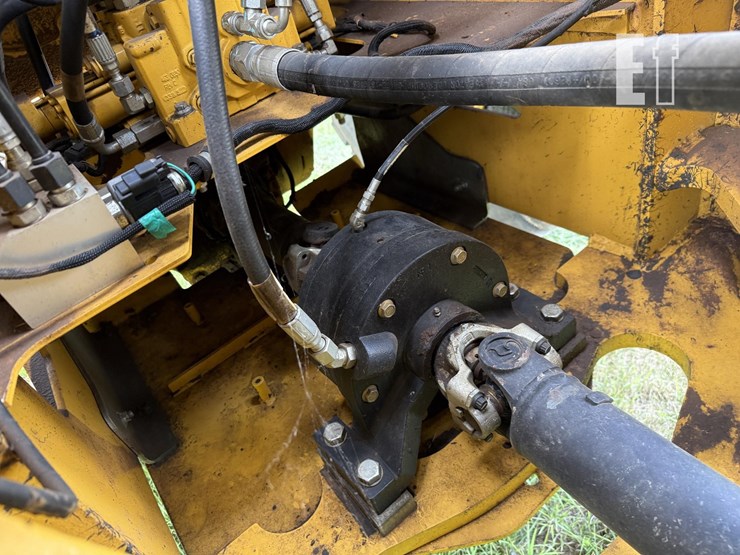 2019-deere-524l-image-22