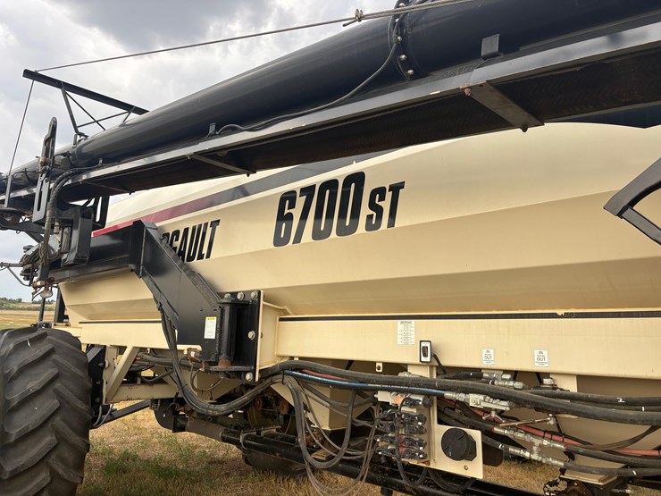 2011-bourgault-3310-75-image-8