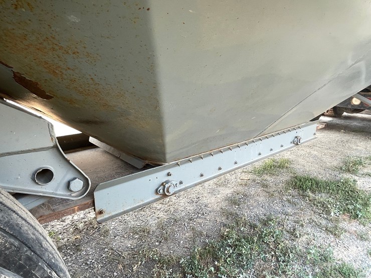 #1260-•-2013-jet-co-tandem-axle-26'-grain-trailer-(has-wi-title)-image-44