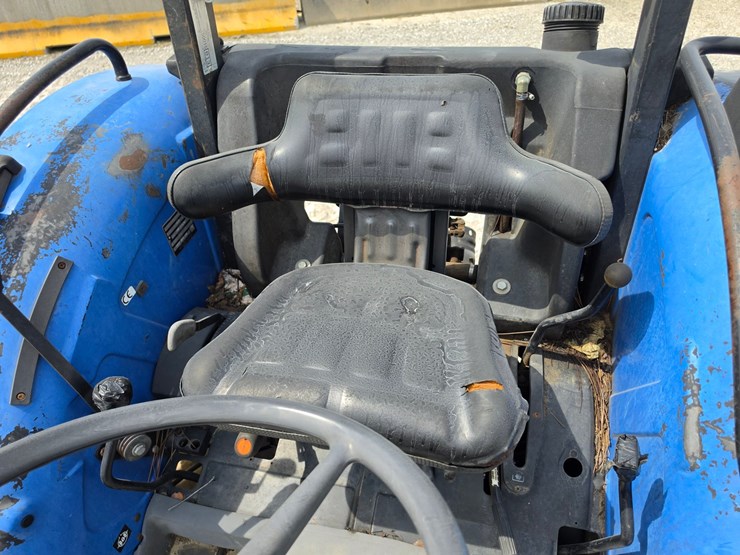 2002-new-holland-tn70-image-11
