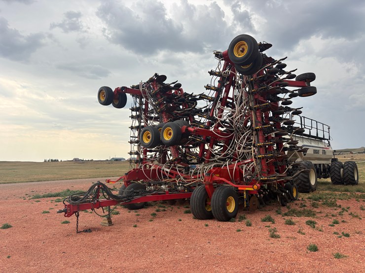 2011-bourgault-3310-75-image-1