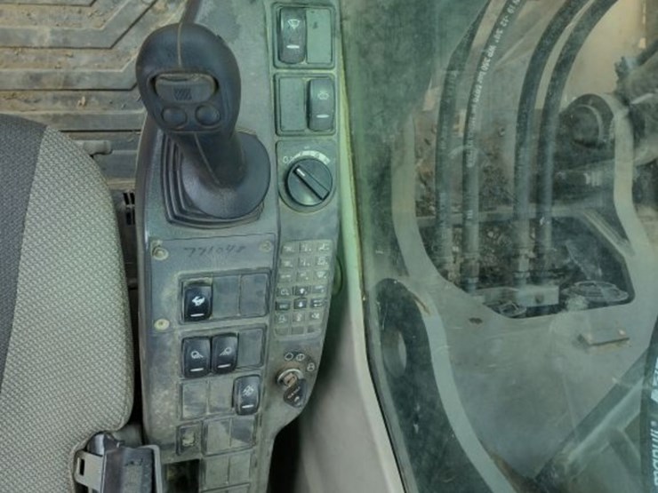 volvo-ec240cl-image-9