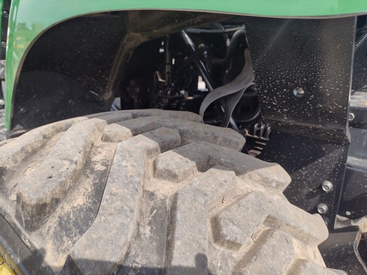 john-deere-2305-image-15