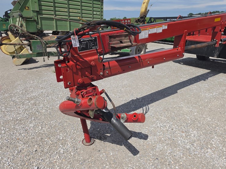2013-new-holland-h7450-image-2