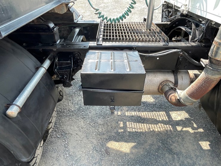 1990-ford-l8000-image-31