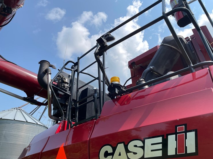 2018-case-ih-7240-image-90