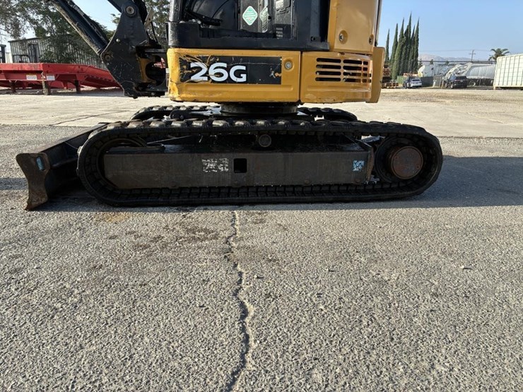 2017-deere-26g-image-13