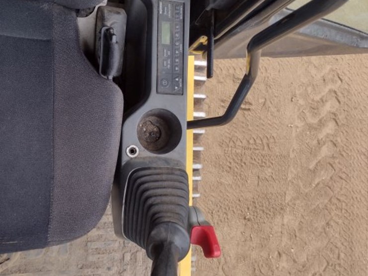 komatsu-pc360-lci-11-image-10