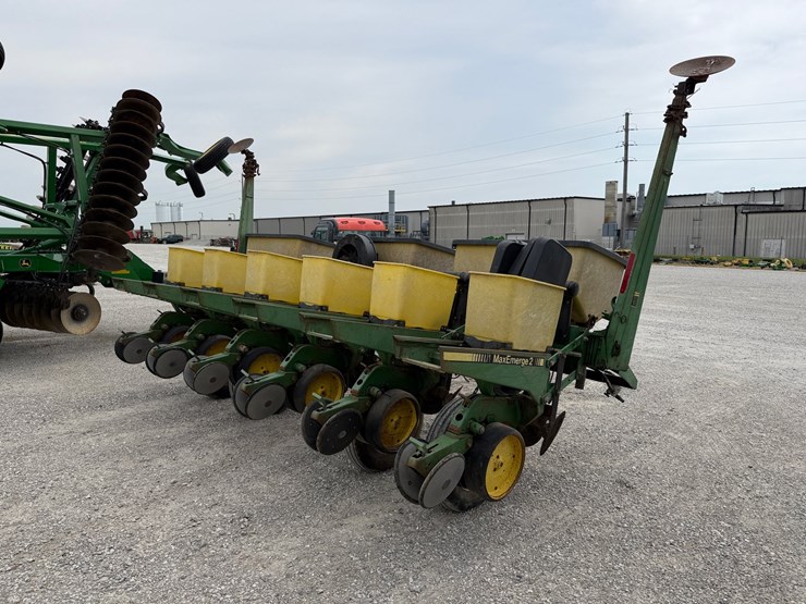 john-deere-7200-image-9