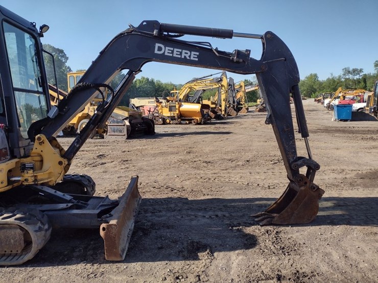 deere-35d-image-26