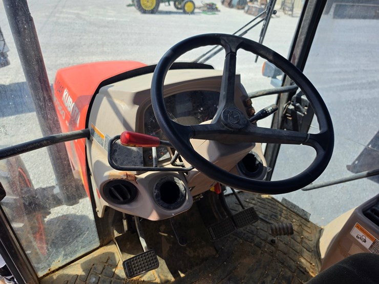 2015-kubota-m7060-image-19