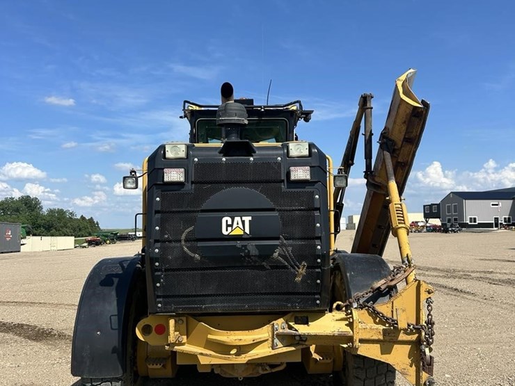 2011-caterpillar-140m2-awd-image-6