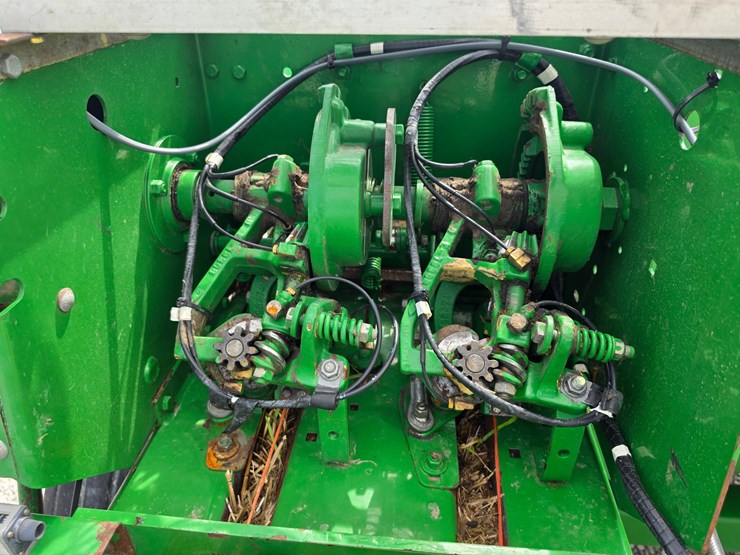 2001-john-deere-348-image-9
