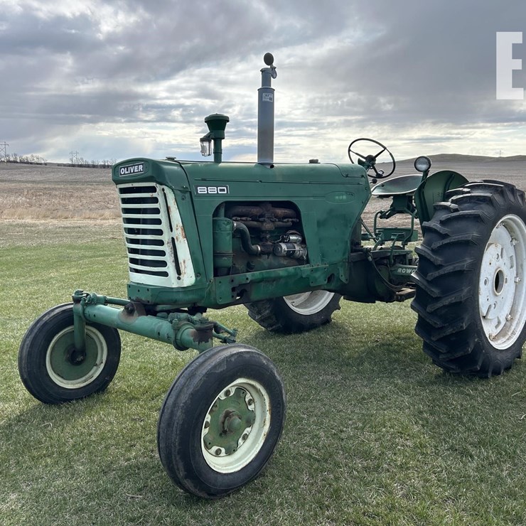OLIVER 880