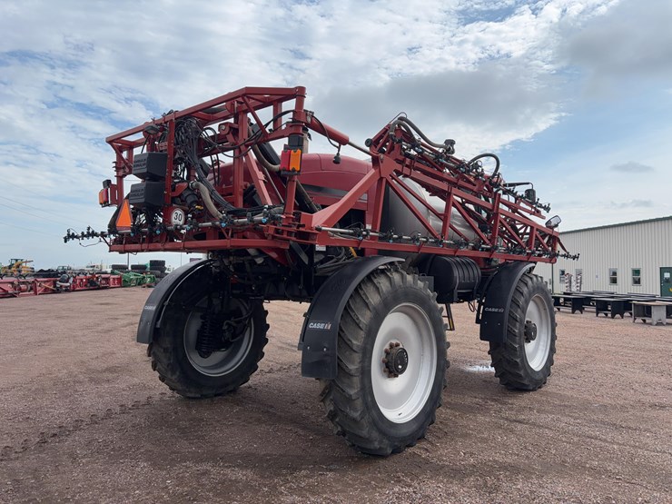 2009-case-ih-4420-self-propelled-sprayer-image-5