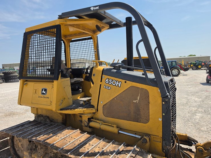 deere-650h-lgp-image-21