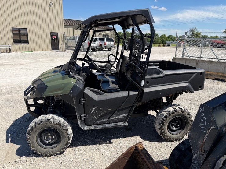 2021-honda-pioneer-700-image-3