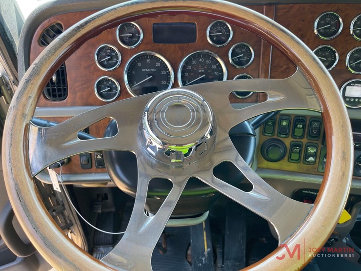 2008-peterbilt-367-image-32