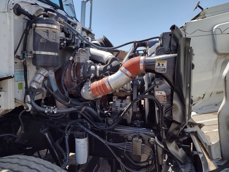 peterbilt-340-image-33