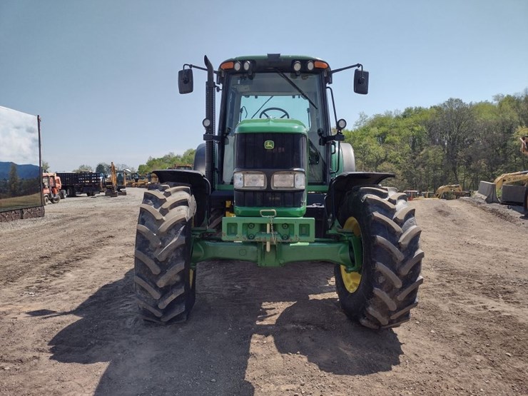 john-deere-7520-image-2